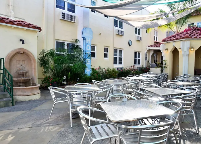 El Primero Hotel